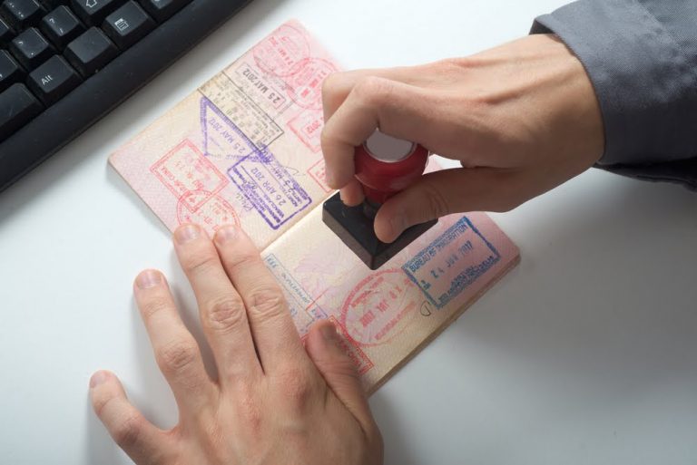ما هي إجراءات الحصول على فيزا العمل في مطار فيتنام؟ إرشادات عن فيزا 3481